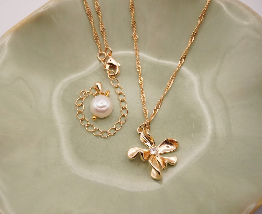 Ocean Blossom Necklace
